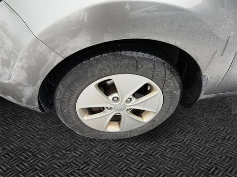 Used 2016 Kia Soul image 11