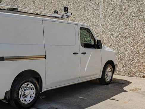 Used 2021 Nissan NV 1500 SV RWD image 12