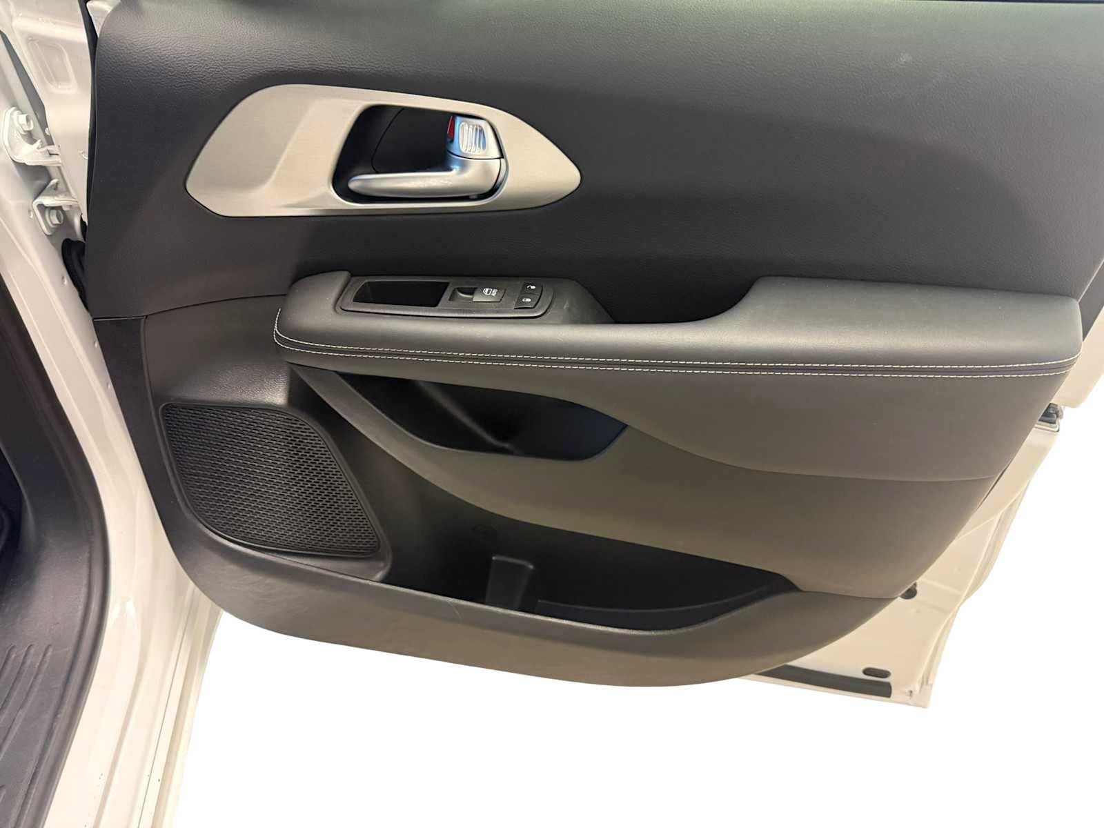Used 2024 Chrysler Pacifica Limited w/ S Appearance Package FWD image 27