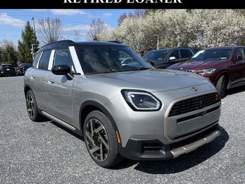 Used 2025 MINI Cooper Countryman S image 2