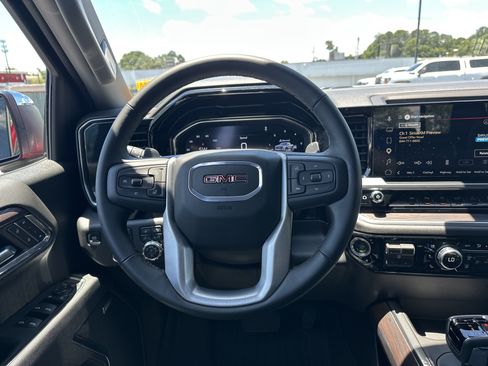 Used 2025 GMC Sierra 1500 SLT w/ SLT Premium Plus Package AWD/4WD image 17