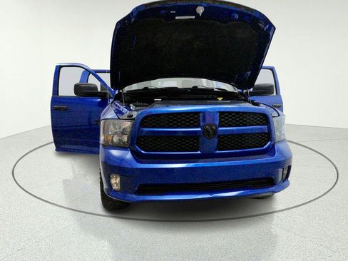 Used 2018 RAM 1500 Express w/ Express Value Package AWD/4WD image 12