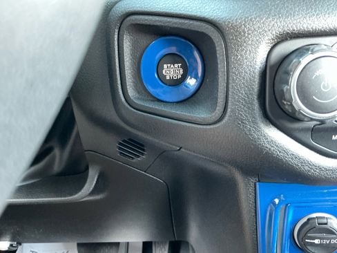 Used 2024 Jeep Wrangler Sport S image 30