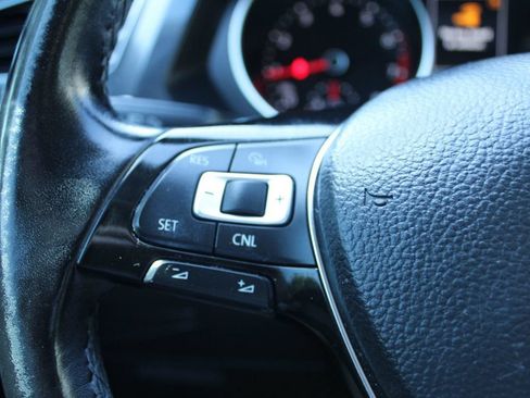 Used 2018 Volkswagen Tiguan SE FWD image 22