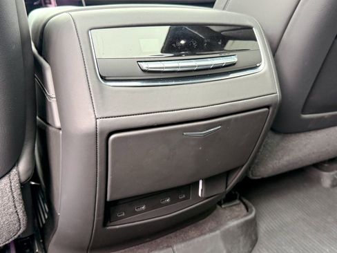 Certified 2025 Cadillac Escalade Sport Platinum w/ LPO, ONYX Package AWD/4WD image 36