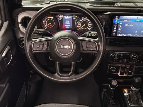 Used 2025 Jeep Wrangler Sport image 10