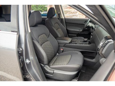 Used 2023 Nissan Pathfinder S AWD/4WD image 15