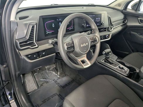 Used 2024 Kia Sportage LX FWD image 13