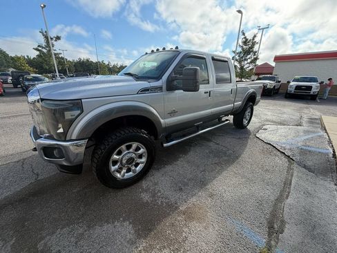 Used 2012 Ford F250 Lariat w/ Lariat Interior Pkg AWD/4WD image 3