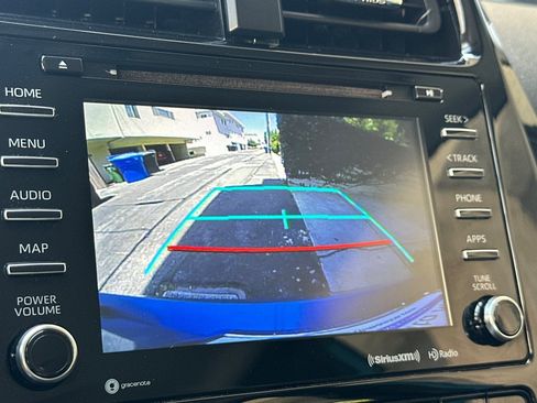 Used 2020 Toyota Prius Prime LE FWD image 18