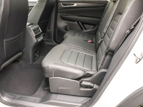 New 2026 Volkswagen Atlas Cross Sport SEL AWD/4WD image 35