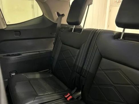 Used 2024 Volkswagen Atlas SE AWD/4WD image 14