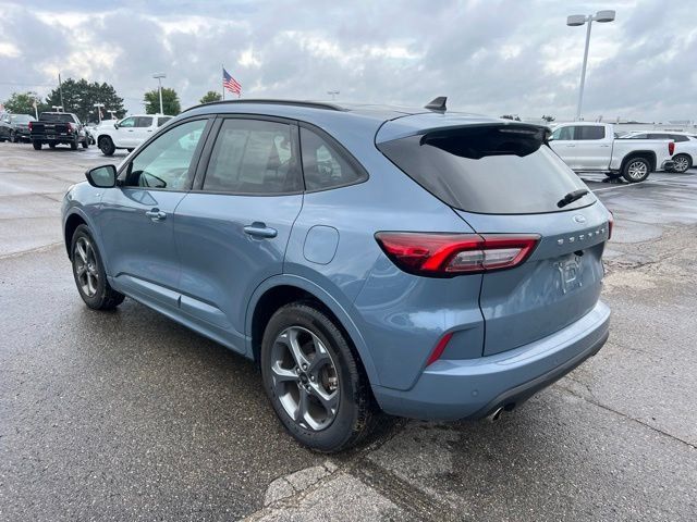 Used 2024 Ford Escape ST-Line w/ Tech Pack #1 AWD/4WD image 8