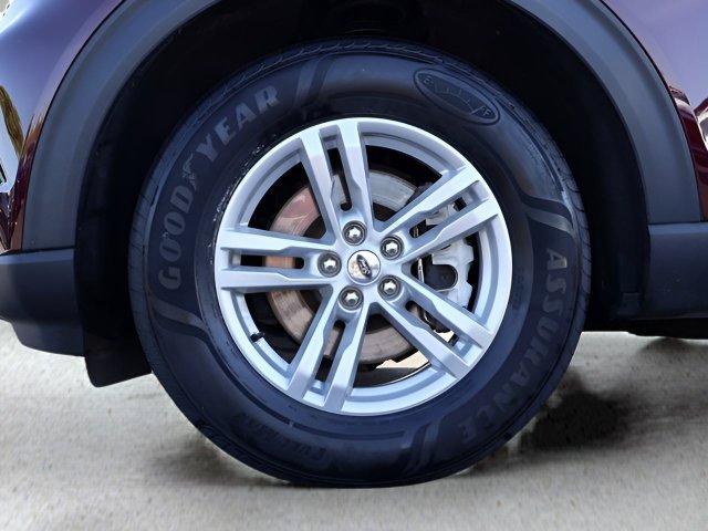 Used 2022 Ford Explorer XLT w/ Equipment Group 202A AWD/4WD image 22