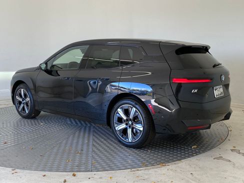 New 2026 BMW iX xDrive60 w/ Premium Package image 3