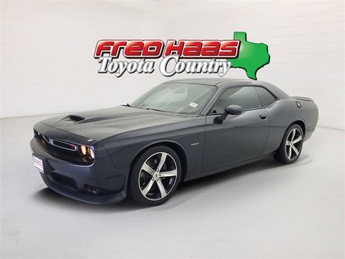 Used 2019 Dodge Challenger R/T w/ Driver Convenience Group image 1