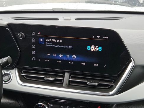 Used 2025 Chevrolet Trax LT w/ LT Convenience Package FWD image 20
