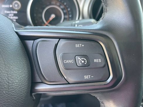 Used 2021 Jeep Gladiator Sport AWD/4WD image 26
