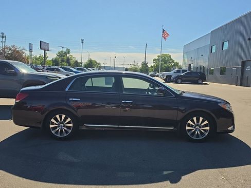 Used 2011 Toyota Avalon Limited FWD image 2
