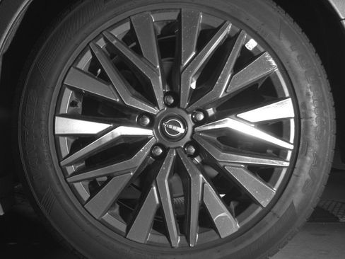 Used 2025 Nissan Altima 2.5 SV image 14