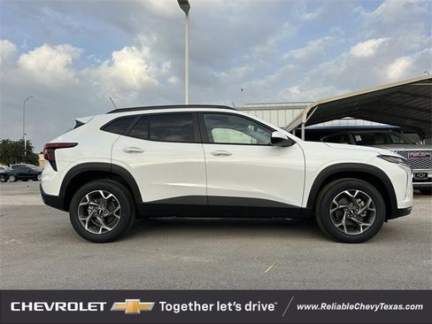 New 2026 Chevrolet Trax LT w/ Driver Confidence Package image 3