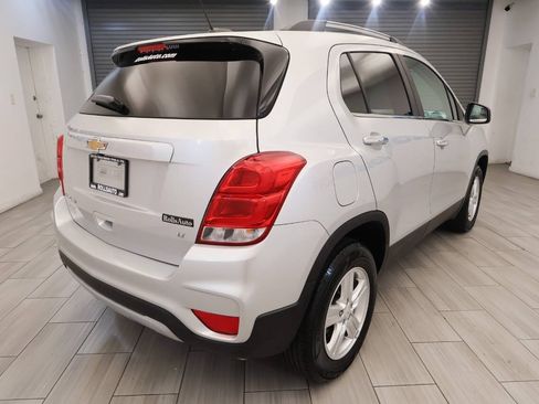Used 2019 Chevrolet Trax LT w/ LT Convenience Package AWD/4WD image 5
