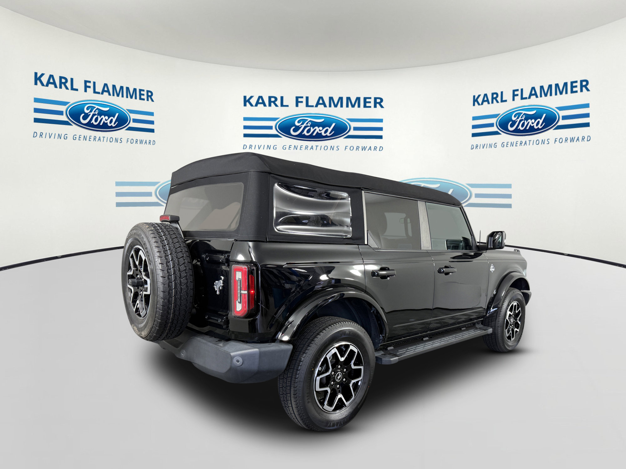 Used 2023 Ford Bronco Outer Banks AWD/4WD image 3