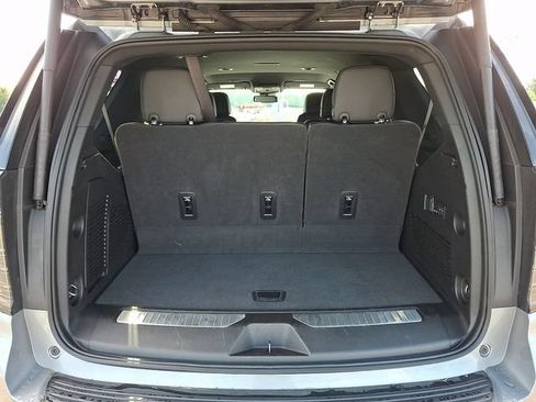 Used 2025 Chevrolet Tahoe Premier AWD/4WD image 25