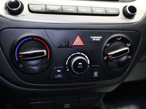 Used 2019 Hyundai Accent SE FWD image 22