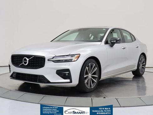 Used 2022 Volvo S60 B5 Momentum w/ Premium Package AWD/4WD image 1