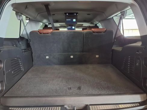 Used 2020 Chevrolet Suburban Premier w/ Premier Plus Edition image 6