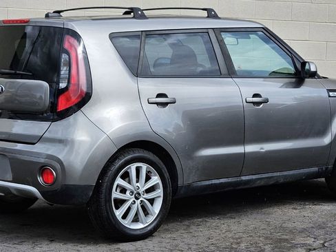 Used 2018 Kia Soul + image 5