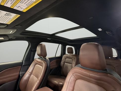 Used 2025 Lincoln Aviator Reserve w/ Illumination Package RWD image 18