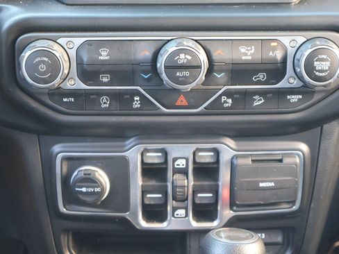 Used 2021 Jeep Wrangler Unlimited Sport image 17