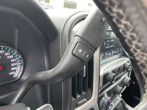 Used 2018 GMC Sierra 1500 SLT AWD/4WD image 19