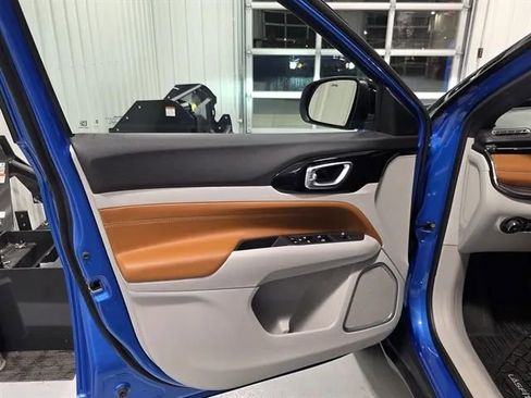 Used 2024 Jeep Compass Limited image 20