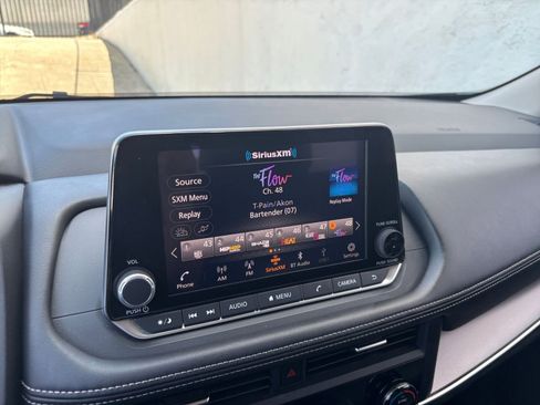 Used 2025 Nissan Rogue SV FWD image 20