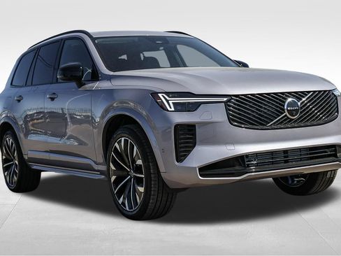 New 2026 Volvo XC90 T8 Ultra w/ Lounge Package AWD/4WD image 3