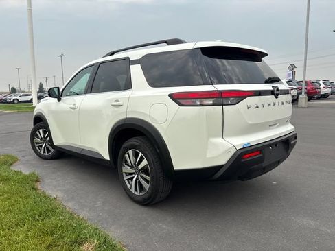 Used 2022 Nissan Pathfinder SV AWD/4WD image 5