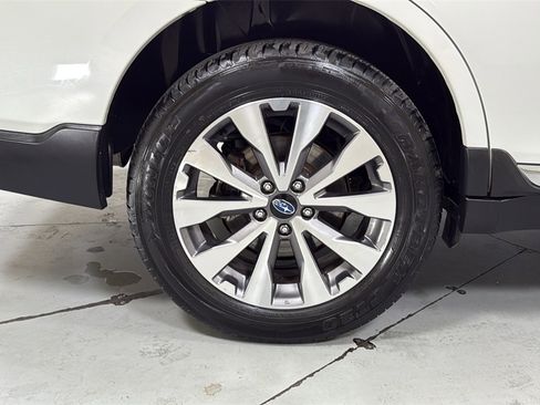 Used 2019 Subaru Outback 3.6R Touring image 22