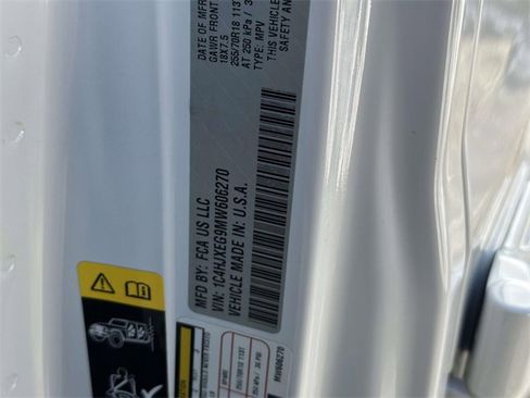 Certified 2021 Jeep Wrangler Unlimited Sahara image 15