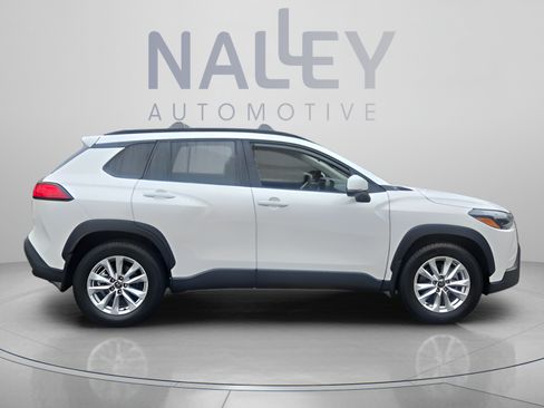 Certified 2022 Toyota Corolla Cross LE AWD/4WD image 6