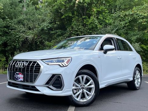 Used 2023 Audi Q3 2.0T Premium w/ Convenience Package AWD/4WD image 1