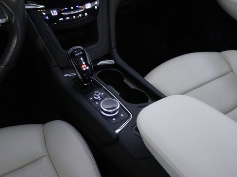 Used 2023 Cadillac XT6 Sport w/ Technology Package image 34