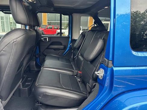 Used 2022 Jeep Wrangler Unlimited Sahara w/ Cold Weather Group image 10