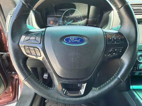 Used 2018 Ford Explorer XLT w/ Equipment Group 201A AWD/4WD image 29