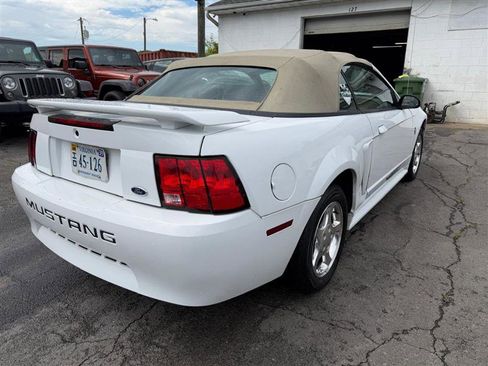 Used 2003 Ford Mustang Convertible RWD image 7