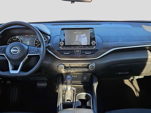 Used 2023 Nissan Altima 2.5 SV image 15