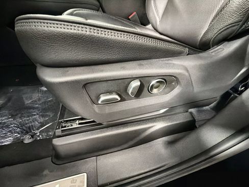 New 2026 GMC Yukon Denali w/ Sun & Power Step Package image 14