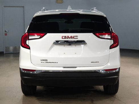 Used 2024 GMC Terrain SLT image 6